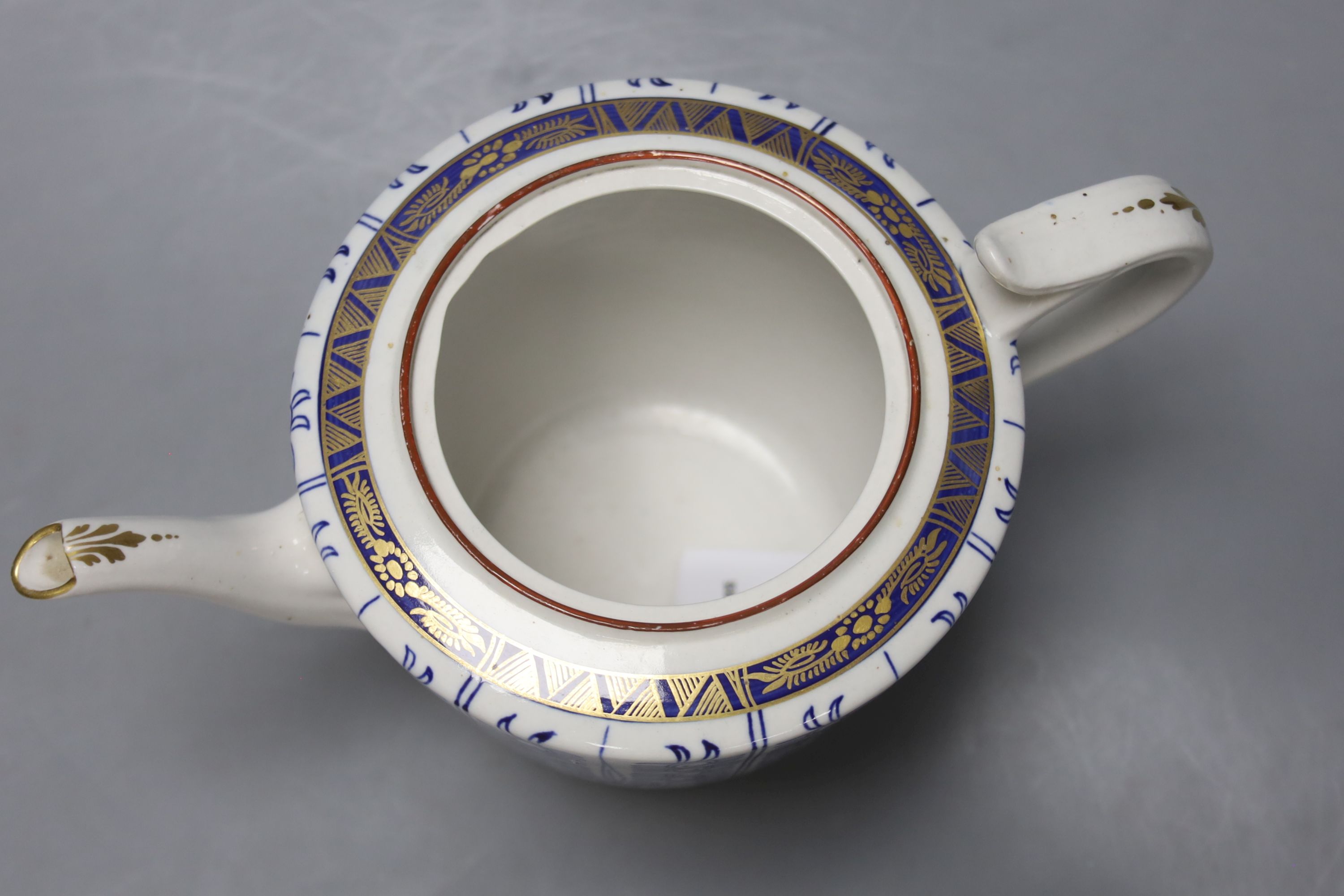 A Royal Worcester late Dr Wall / early Flight teapot and cover, Lily pattern, height 14cm